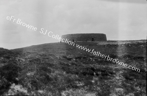 GRIANAN AILEACH APPROACH FROM EAST HOLYWELL SHOWING (?) DITCHES